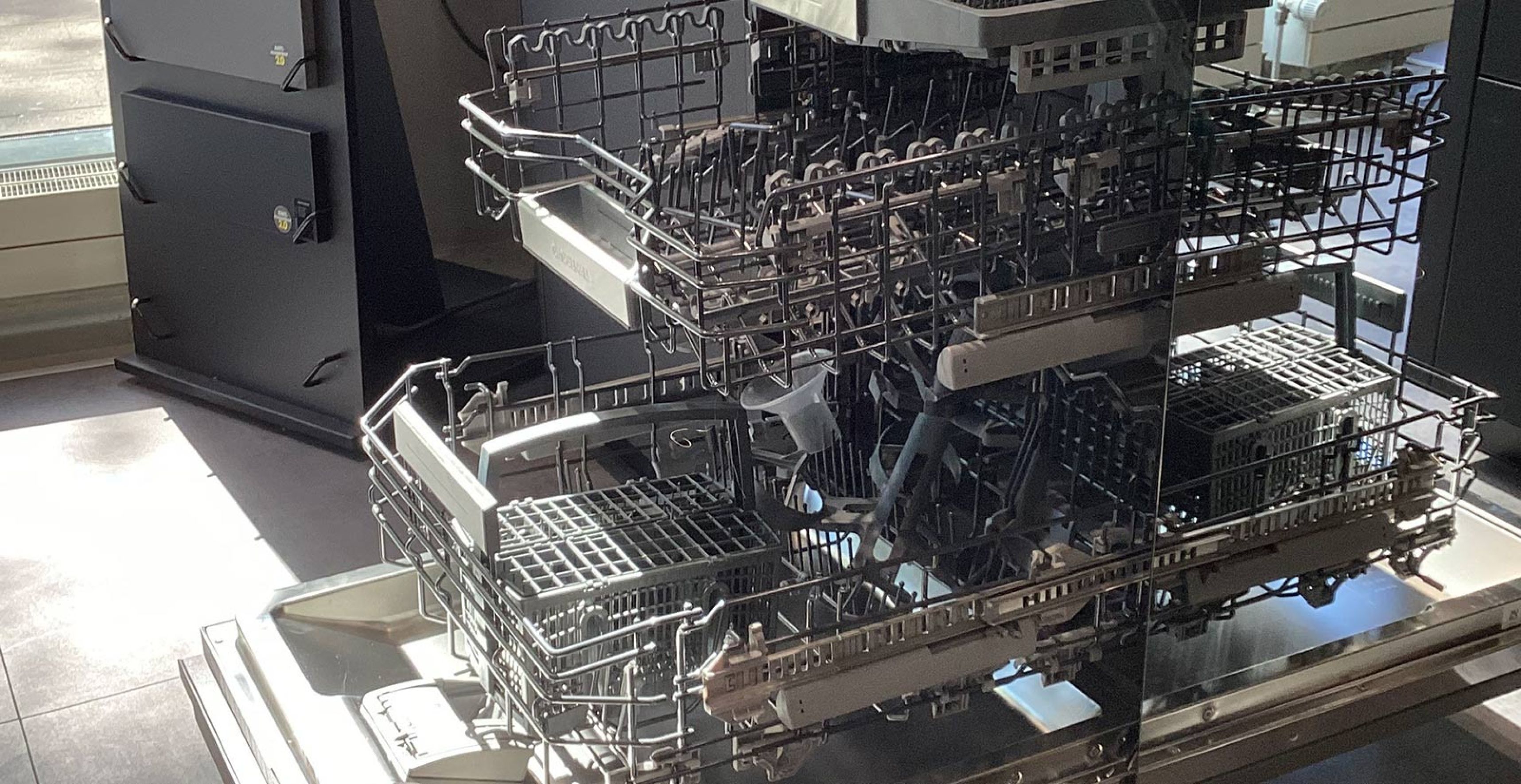 KN01-Spülmaschine-Gaggenau-geöffnet.jpg