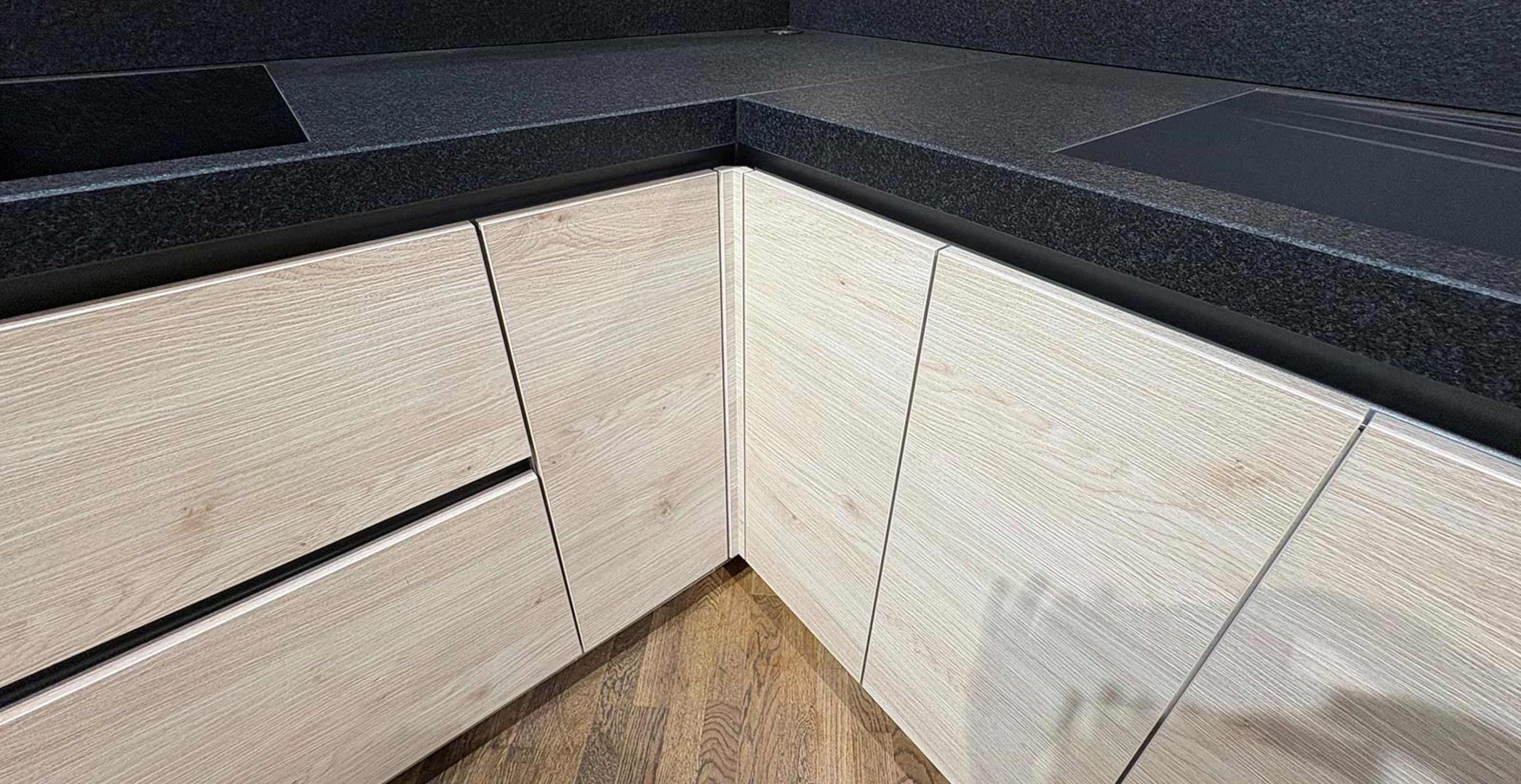 KN05_Eckschrank.jpg