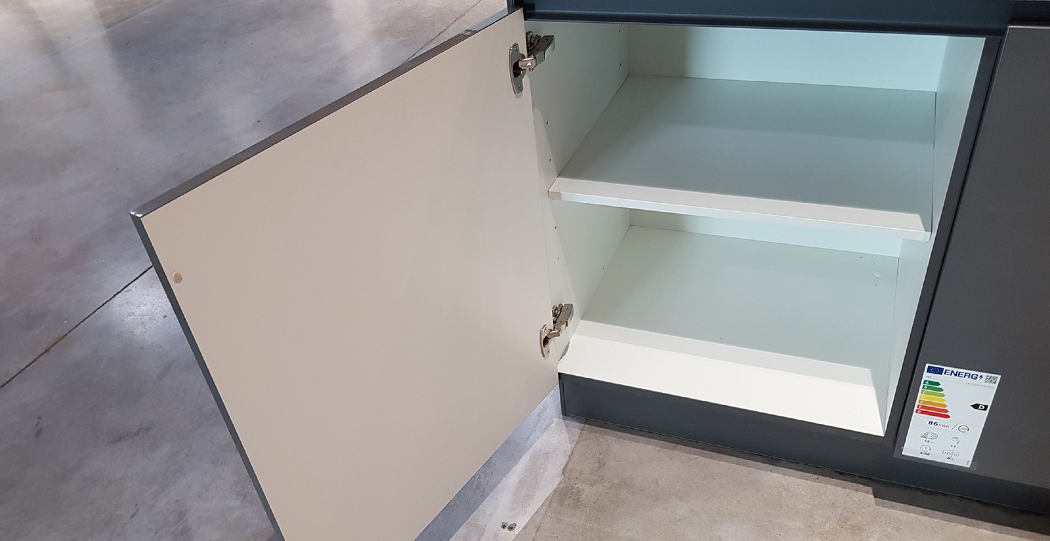 ENB47_Schrank_offen_2.jpg