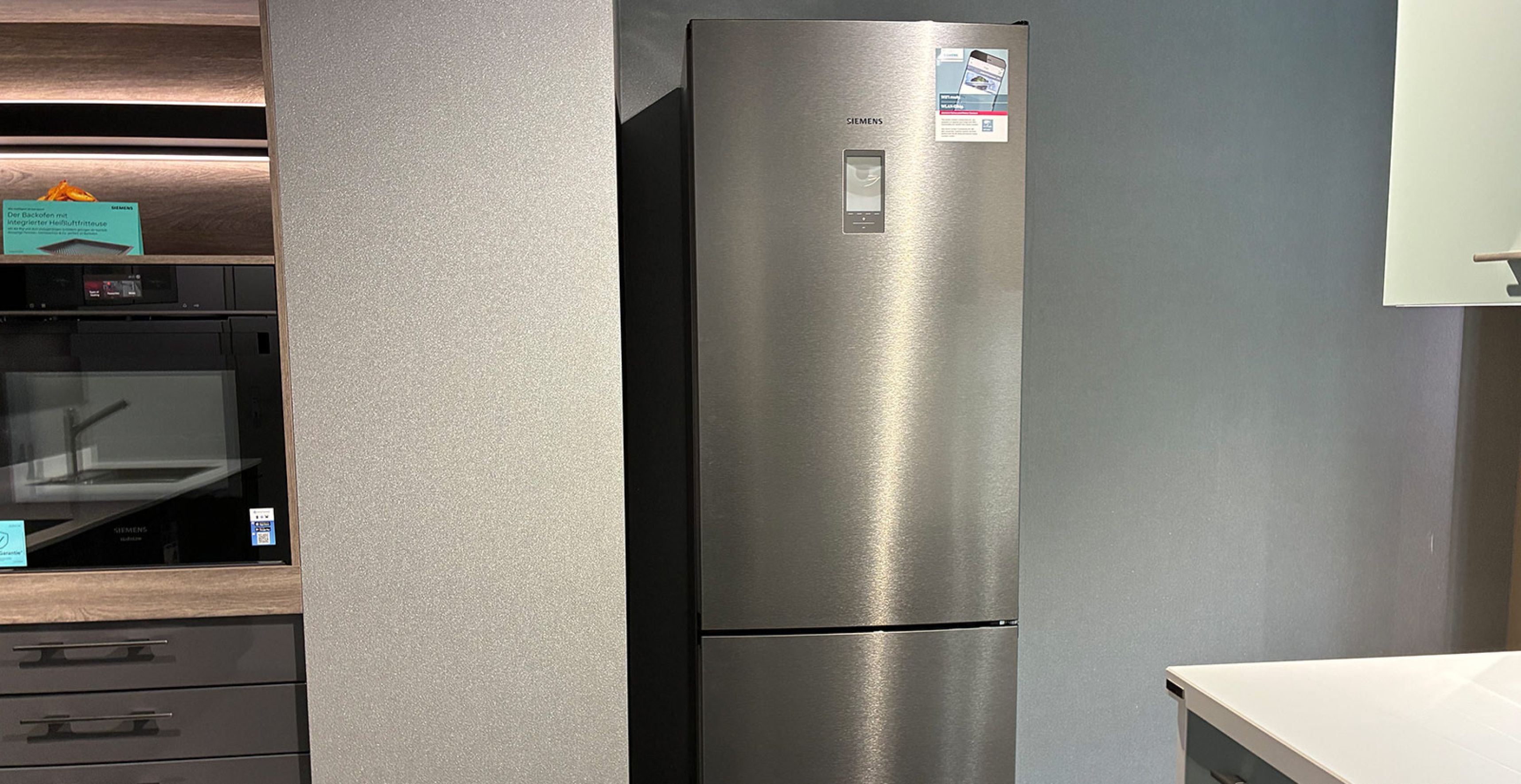 NÜN24-Kühlgefrierschrank-geschlossen.jpg
