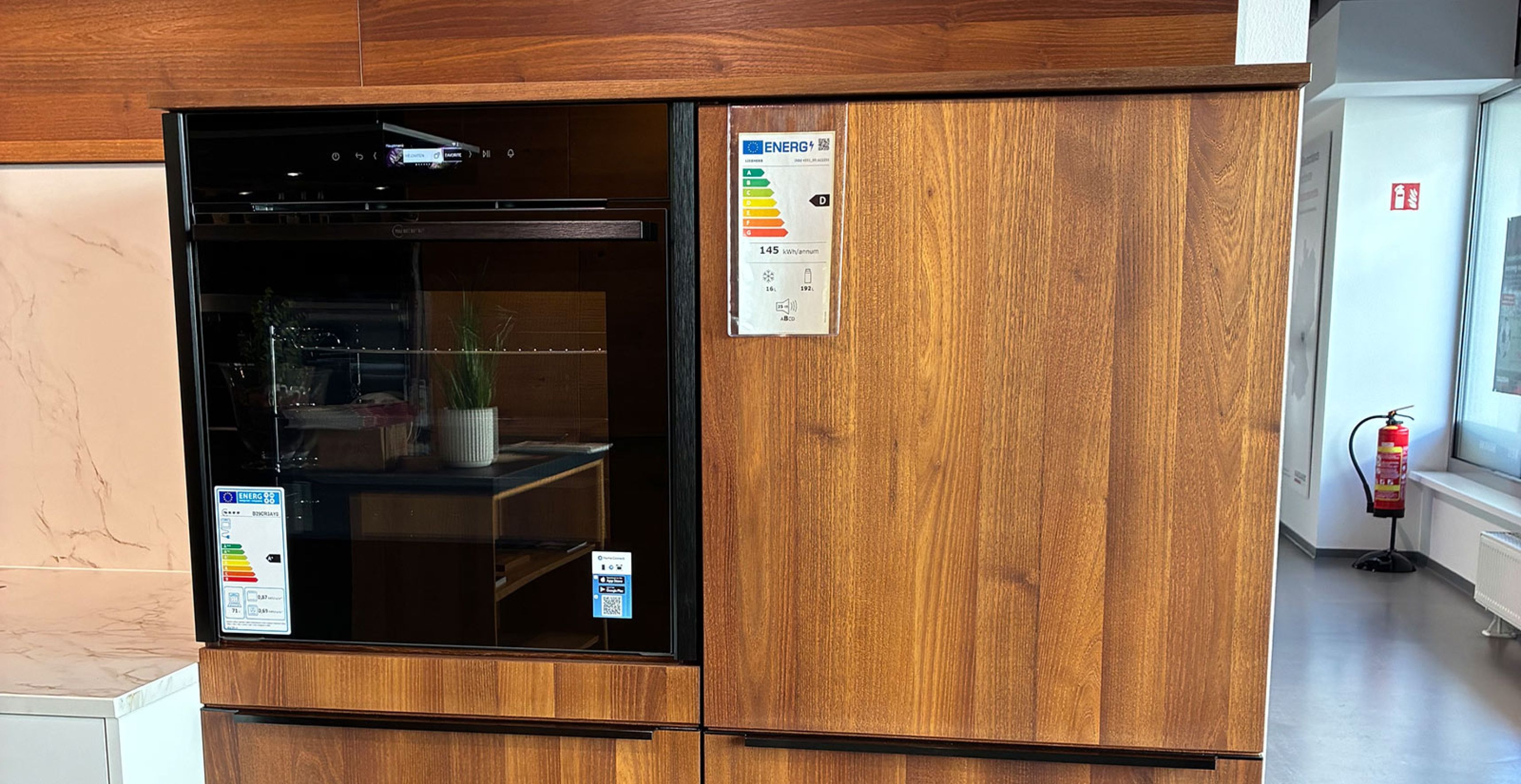 NÜW21-Kühlschrank-geschlossen.jpg