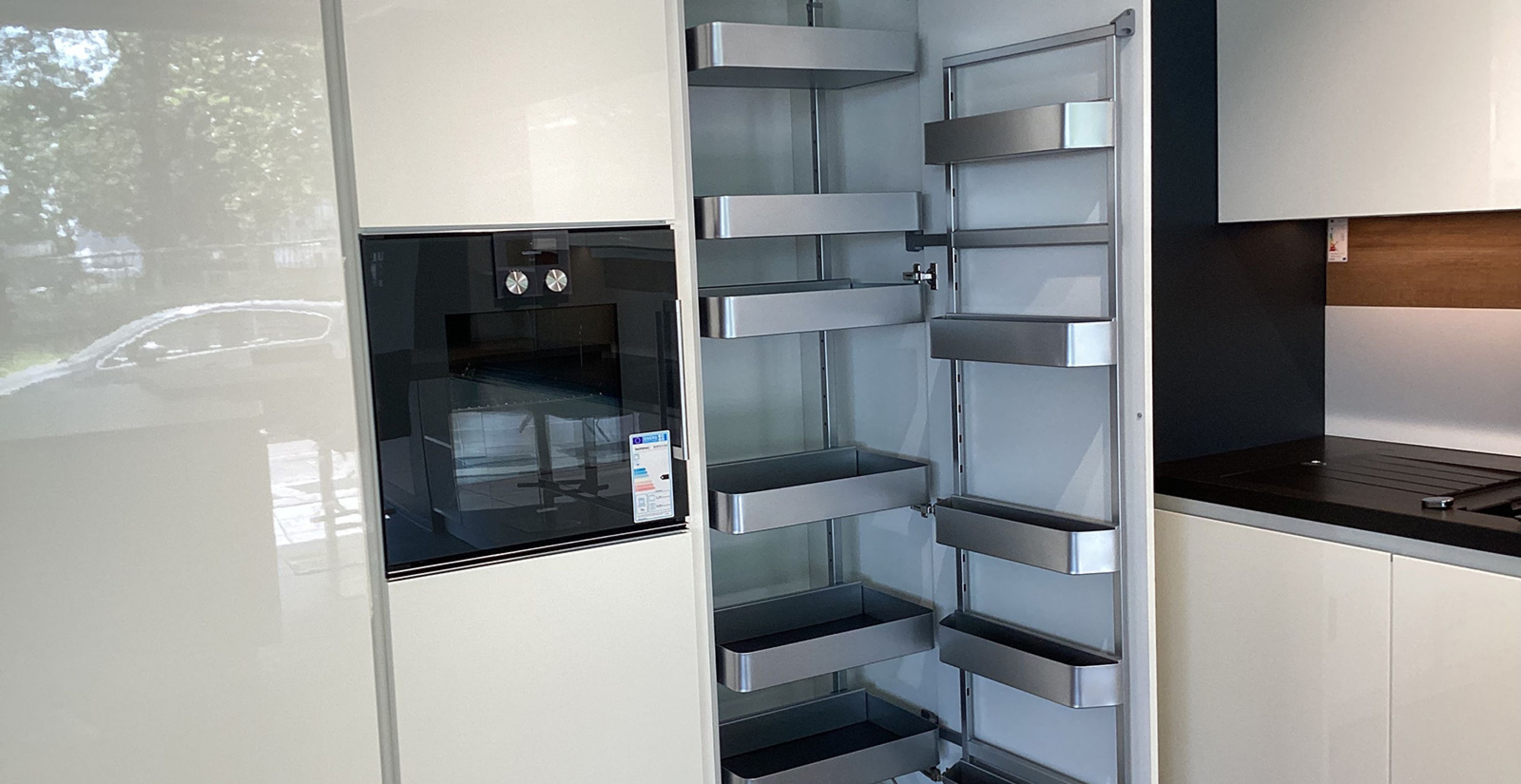 KP08-Hochschrank-geöffnet.jpg