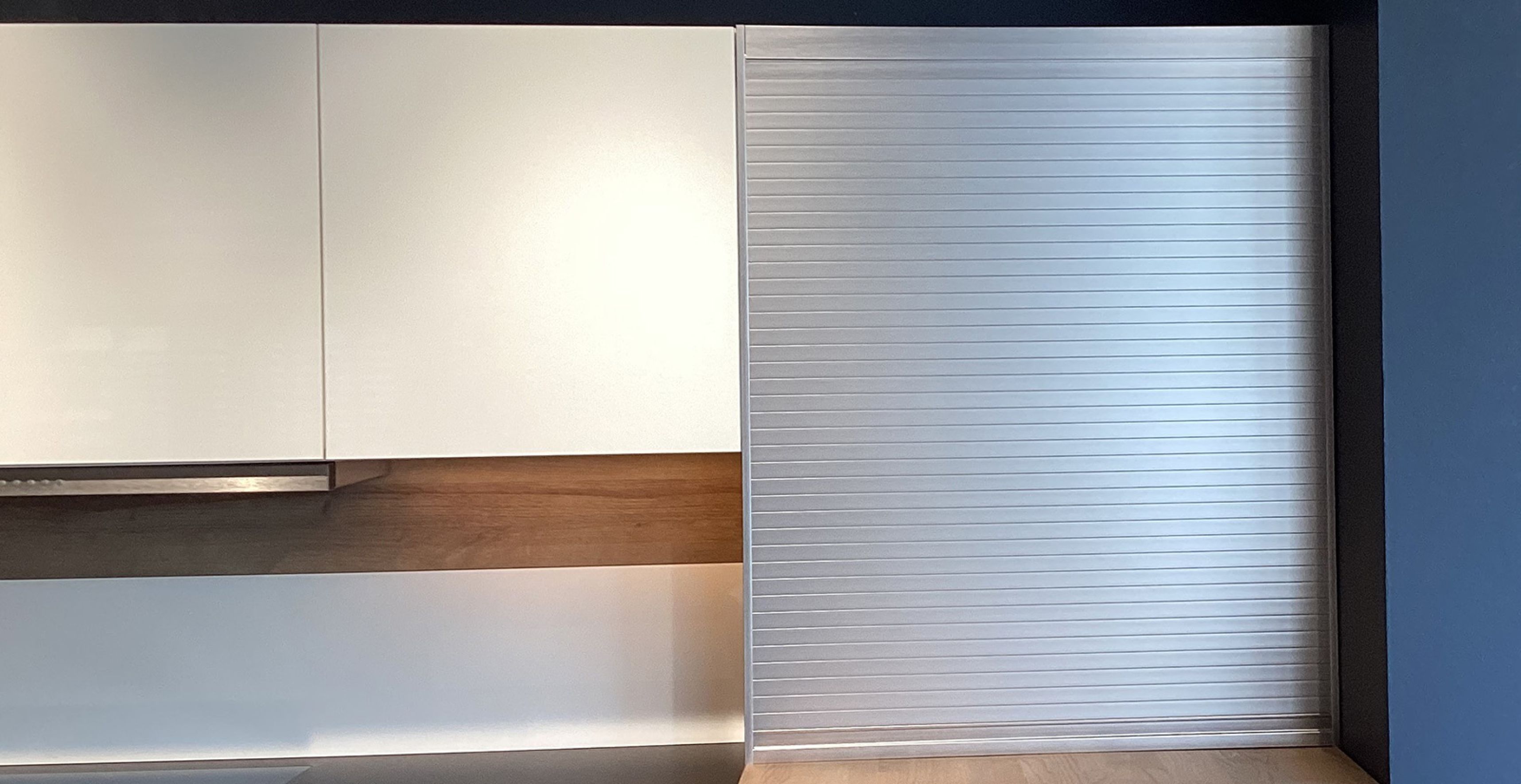 KP-08-Regalschrank-mit-Rolladen-geschlossen.jpg