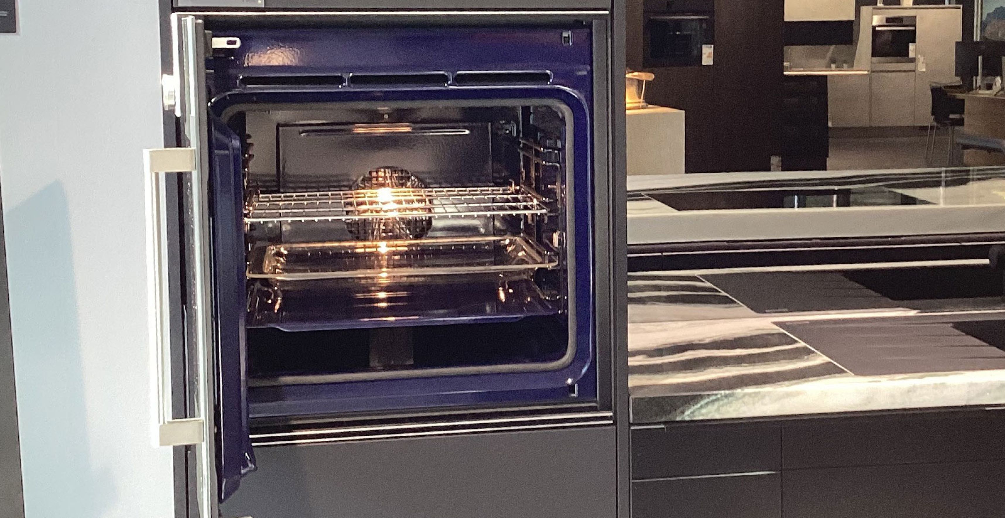 KN01-Backofen-Gaggenau-geöffnet.jpg