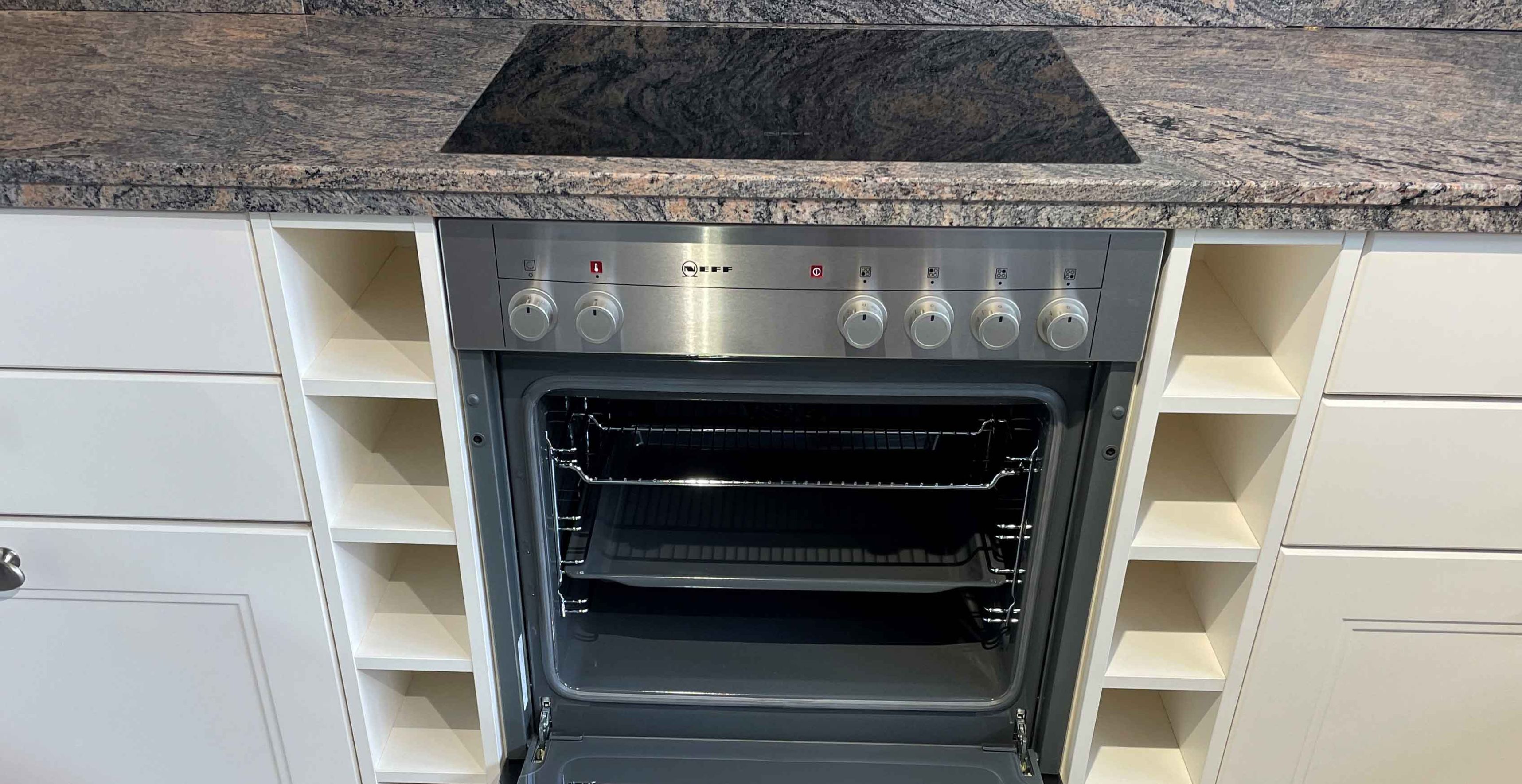 FMN012-Backofen-offen.jpg