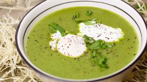 Marquardt Küchen: Erbsen Avocado Suppe