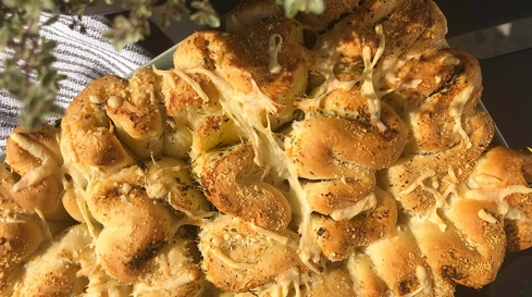 Marquardt Küchen: Zupfbrot Mit Frischen Kraeutern