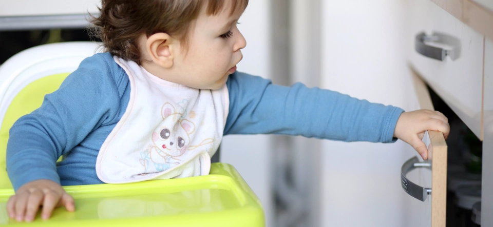 Kindersicherheit-Riegel-fuer-Tueren